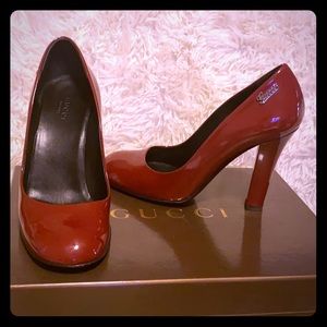 Gucci round toe red wine heels